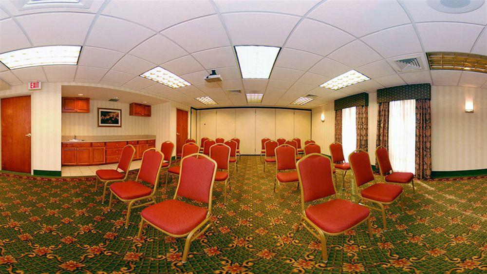Hampton Inn & Suites Valley Forge/Oaks Финиксвилл Экстерьер фото