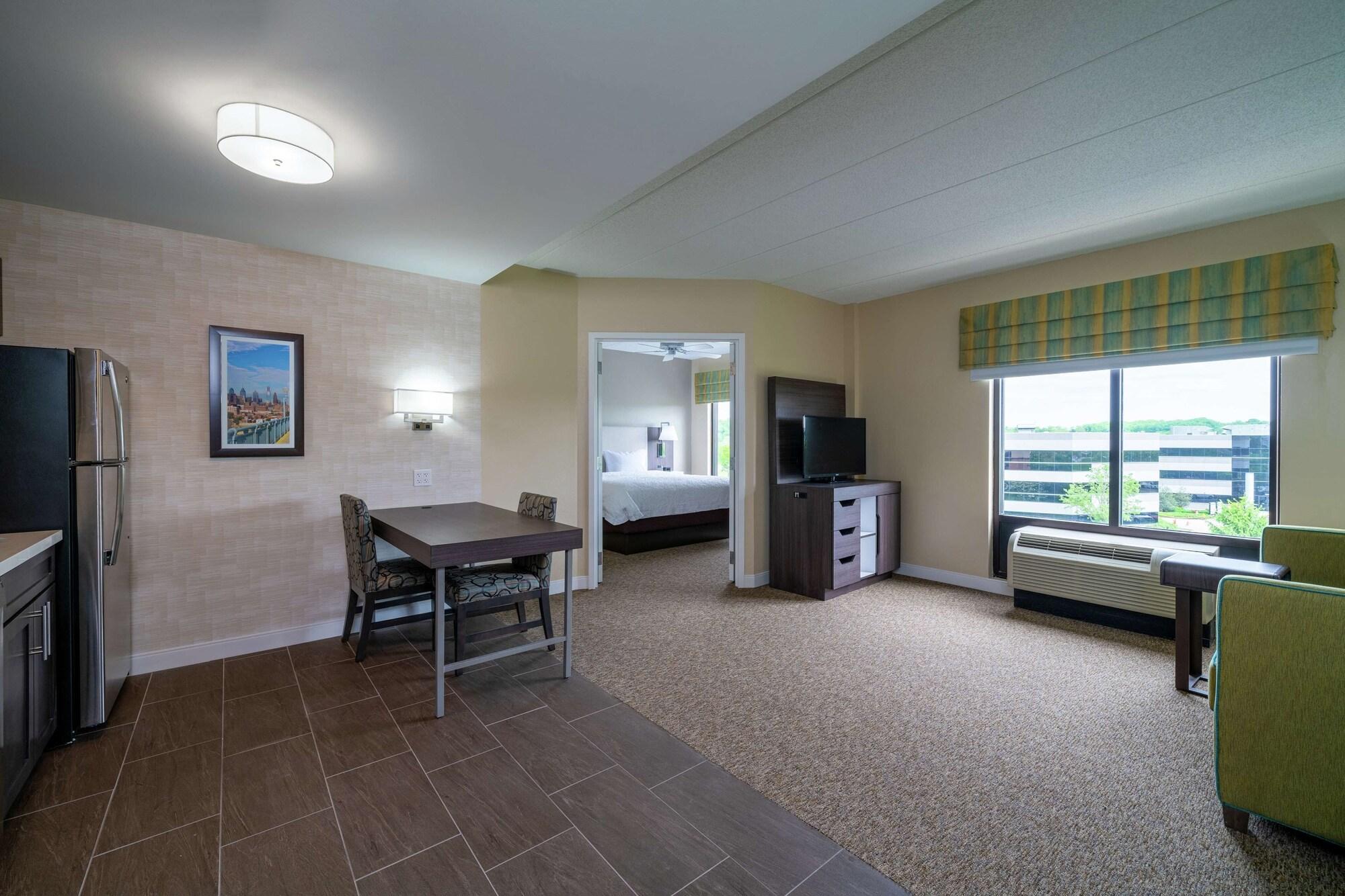 Hampton Inn & Suites Valley Forge/Oaks Финиксвилл Экстерьер фото