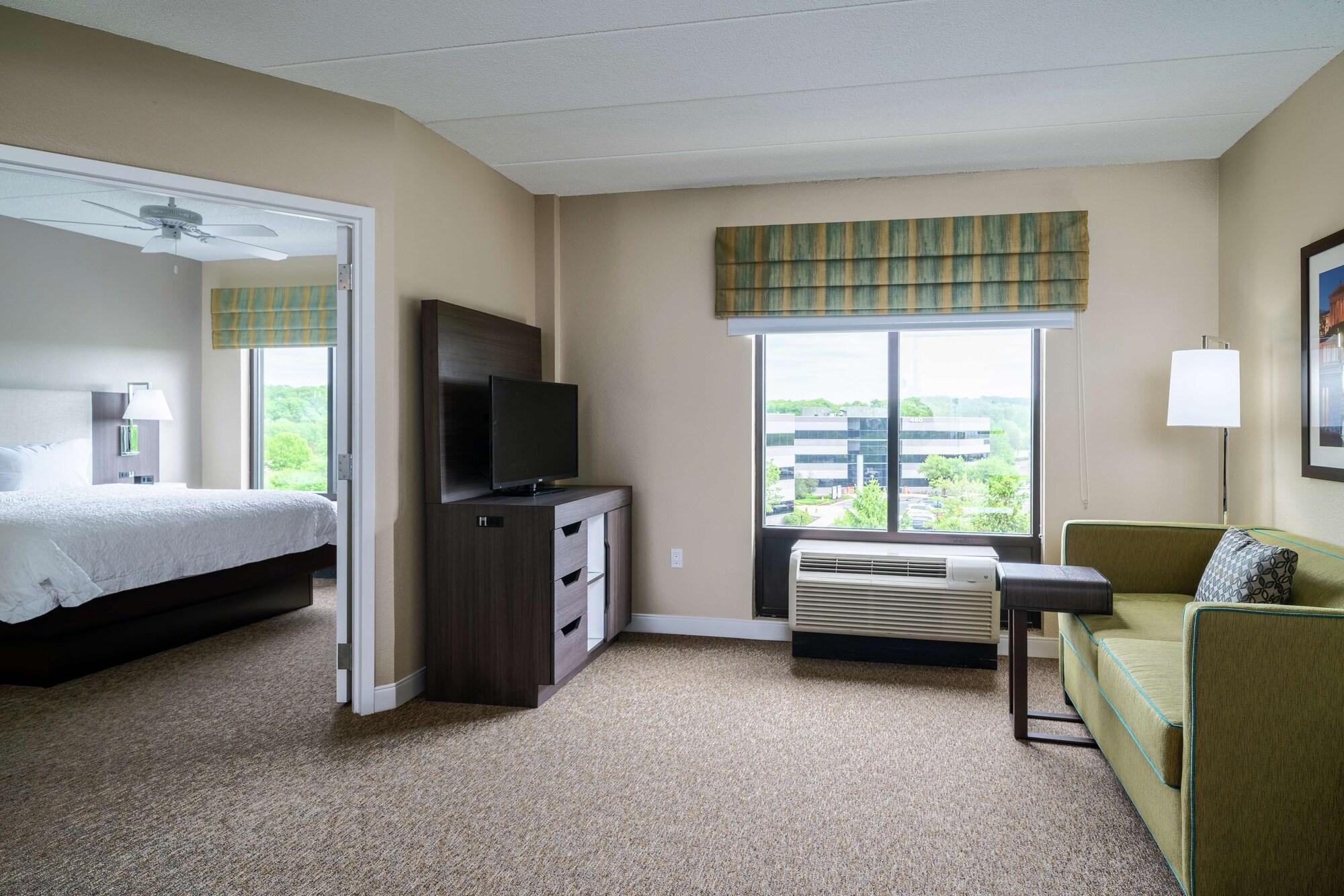 Hampton Inn & Suites Valley Forge/Oaks Финиксвилл Экстерьер фото