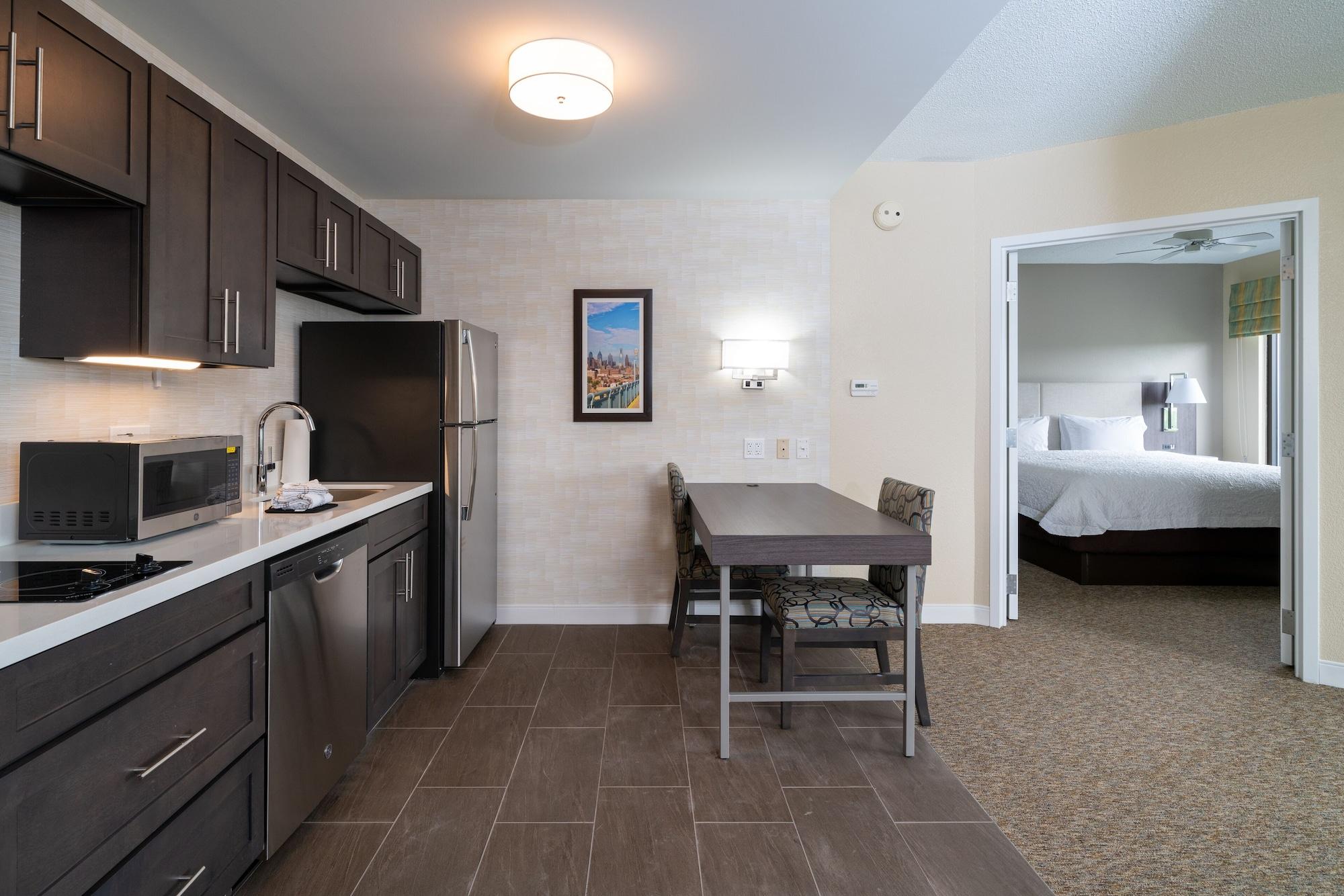 Hampton Inn & Suites Valley Forge/Oaks Финиксвилл Экстерьер фото