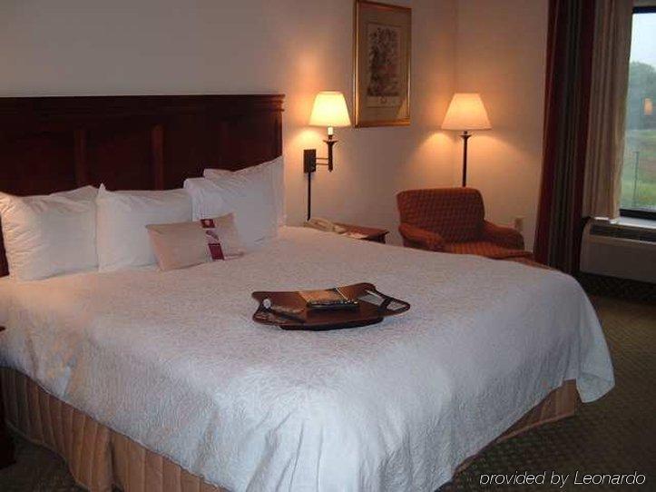 Hampton Inn & Suites Valley Forge/Oaks Финиксвилл Номер фото