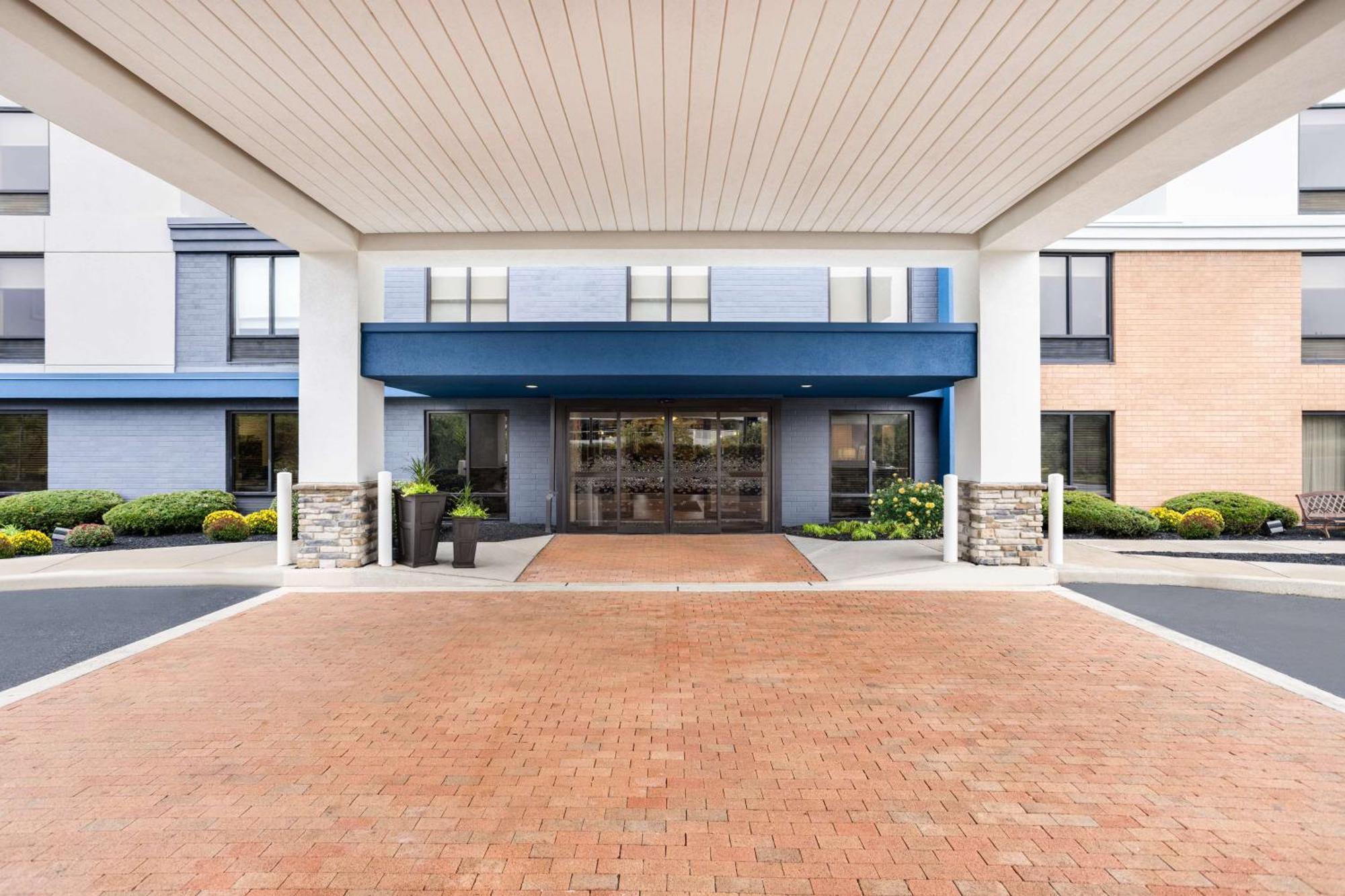 Hampton Inn & Suites Valley Forge/Oaks Финиксвилл Экстерьер фото