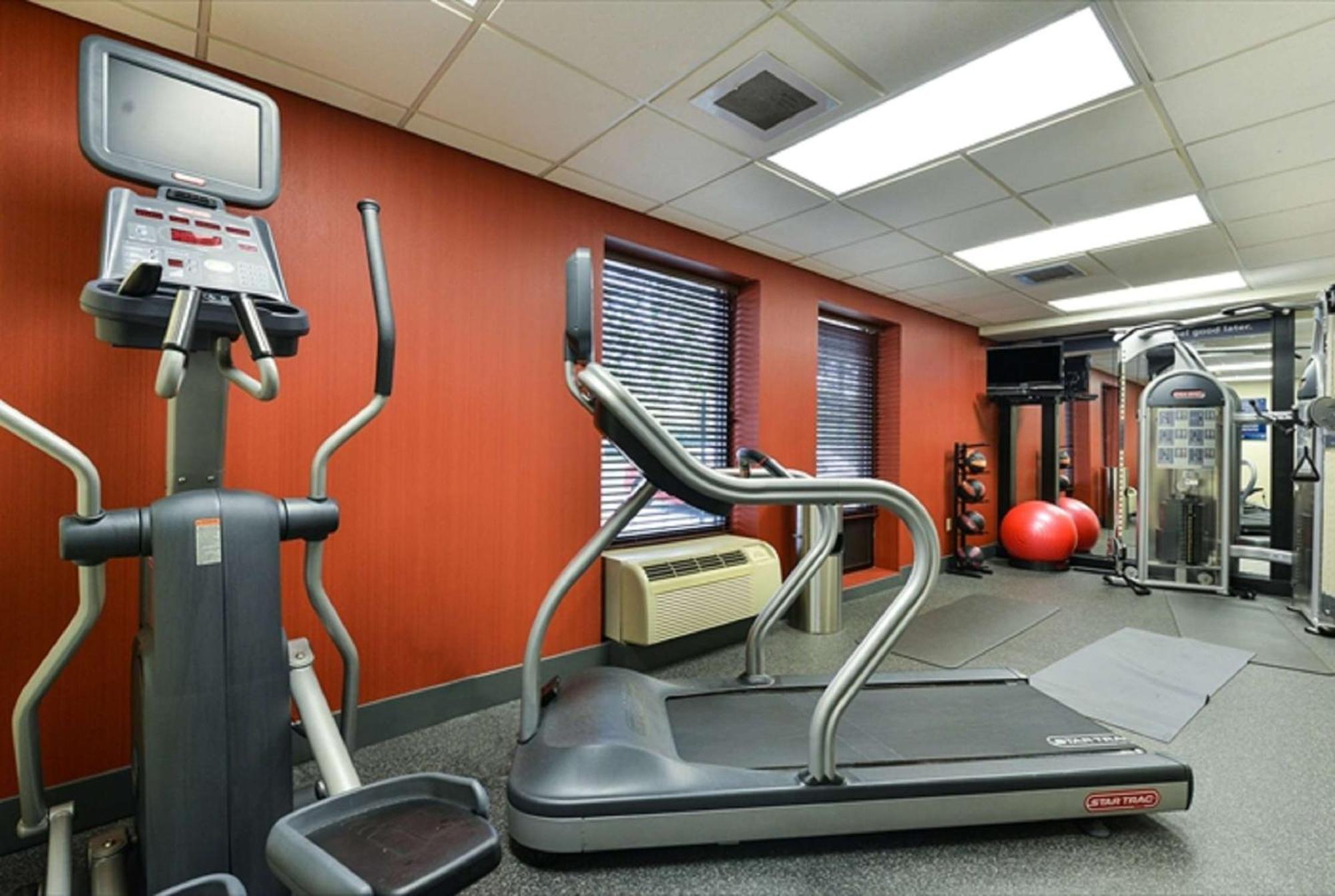 Hampton Inn & Suites Valley Forge/Oaks Финиксвилл Экстерьер фото