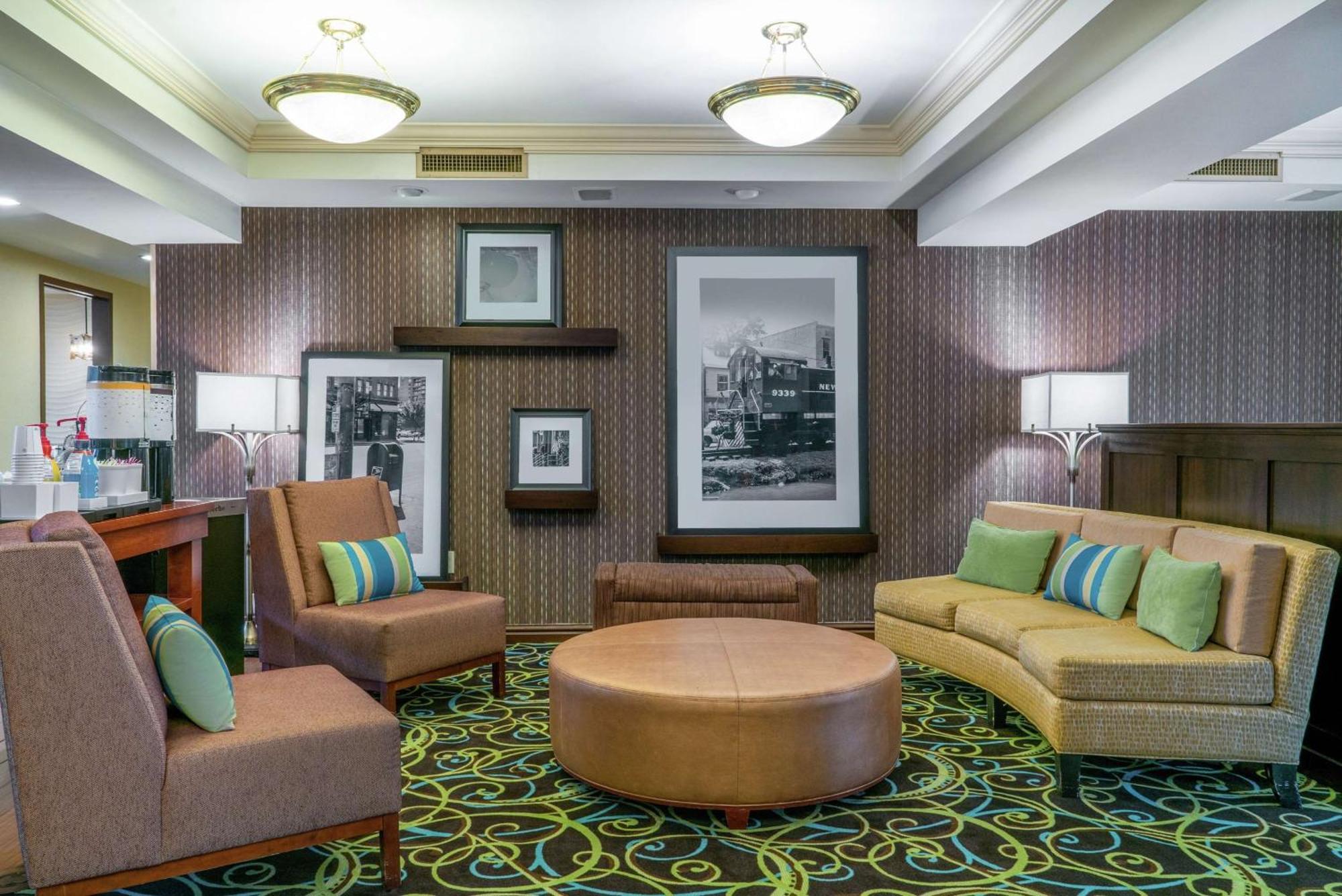 Hampton Inn & Suites Valley Forge/Oaks Финиксвилл Экстерьер фото
