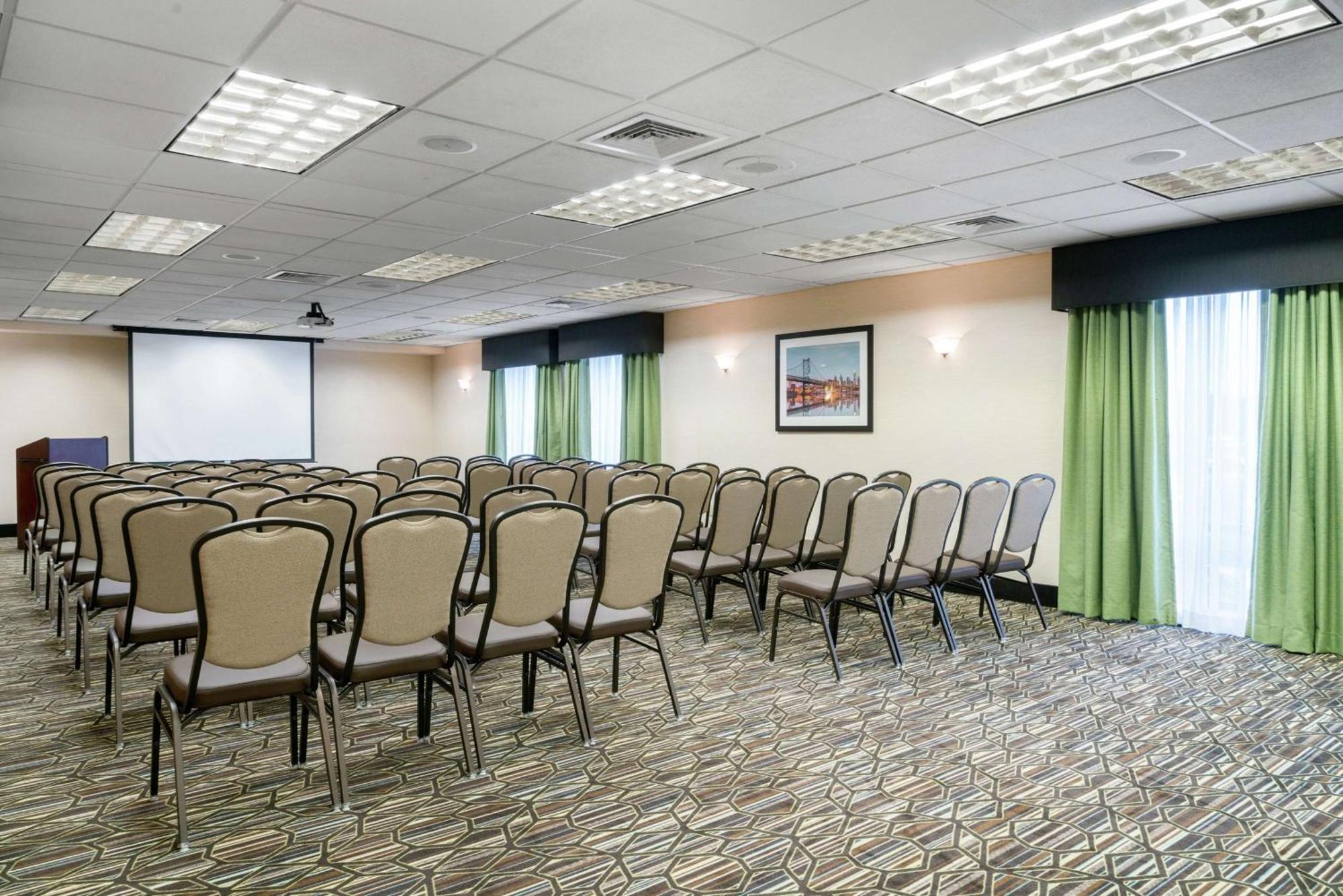 Hampton Inn & Suites Valley Forge/Oaks Финиксвилл Экстерьер фото