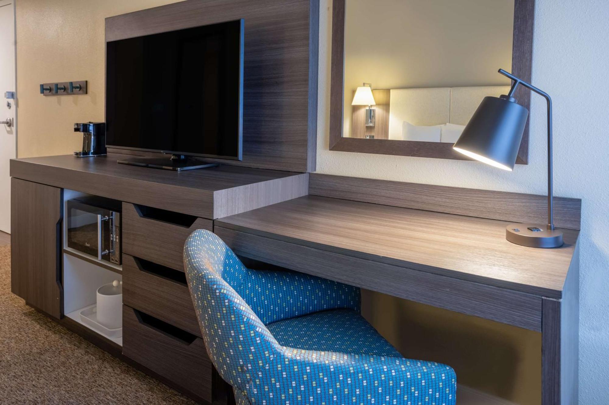 Hampton Inn & Suites Valley Forge/Oaks Финиксвилл Экстерьер фото