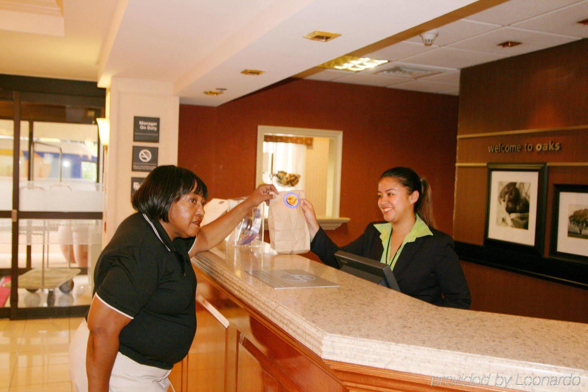 Hampton Inn & Suites Valley Forge/Oaks Финиксвилл Интерьер фото